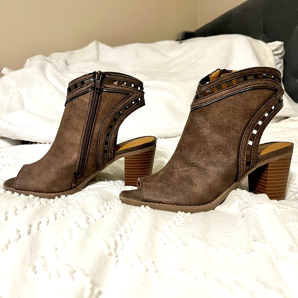 Maurices Ankle Boots 6.5